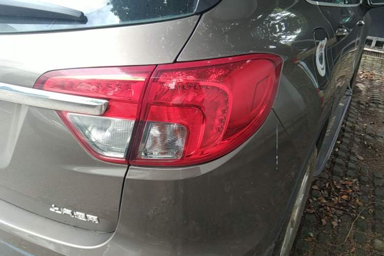 Used Buick Envision 2017 20T Two-Wheel Drive Leading Version Right Rear Taillight