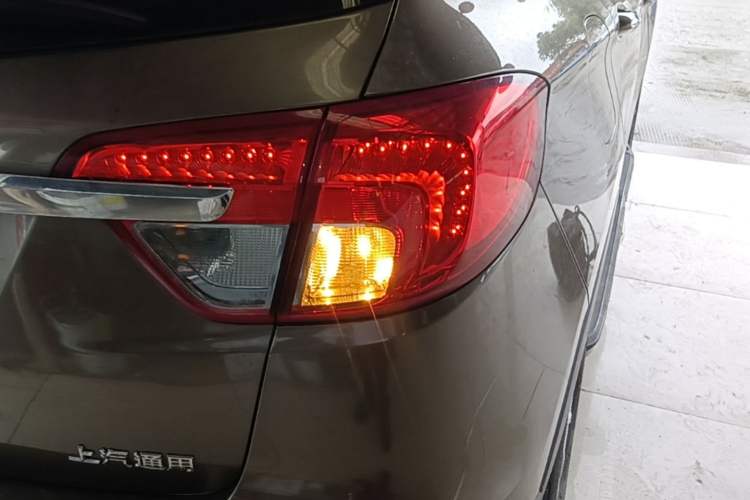 Used Buick Envision 2017 28T Four-Wheel Drive Elite Model Right Rear Taillight