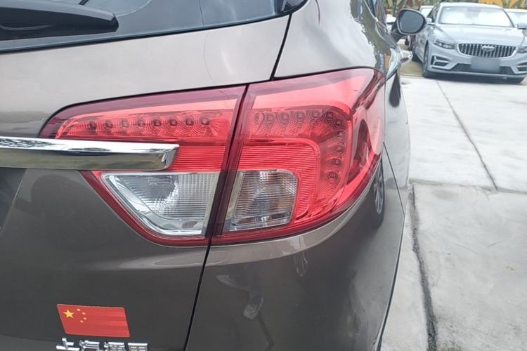 Used Buick Envision 2017 20T Two-Wheel Drive Luxury Model Right Rear Taillight