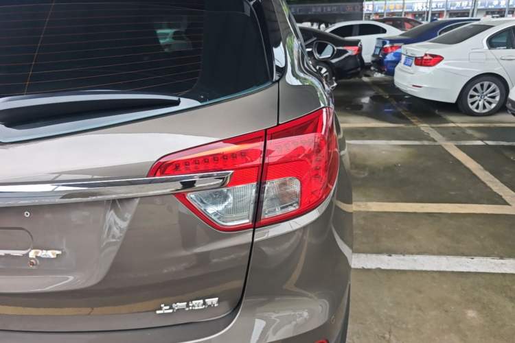 Used Buick Envision 2017 20T Two-Wheel Drive Elite Version Right Rear Taillight