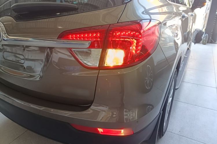 Used Buick Envision 2017 20T Two-Wheel Drive Elite Version Right Rear Taillight