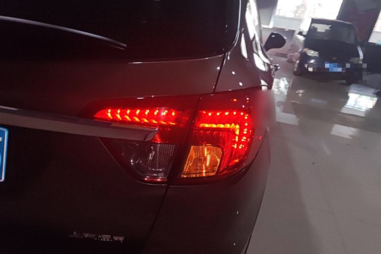 Used Buick Envision 2017 28T Four-Wheel Drive Elite Model Right Rear Taillight