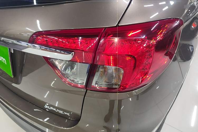 Used Buick Envision 2017 28T Four-Wheel Drive Elite Model Right Rear Taillight