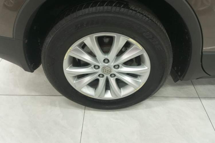 Used Buick Envision 2017 28T Four-Wheel Drive Elite Model Right Rear Wheel Hub