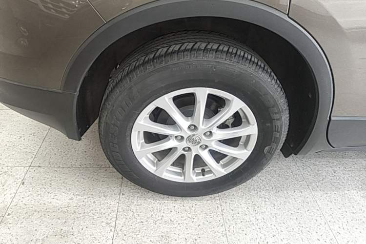Used Buick Envision 2017 20T Two-Wheel Drive Luxury Model Right Rear Wheel Hub