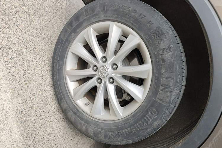 Used Buick Envision 2017 28T Four-Wheel Drive Elite Model Right Rear Wheel Hub