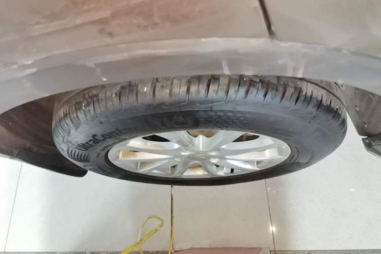 Used Buick Envision 2017 20T Two-Wheel Drive Leading Version Right Rear Wheel Hub