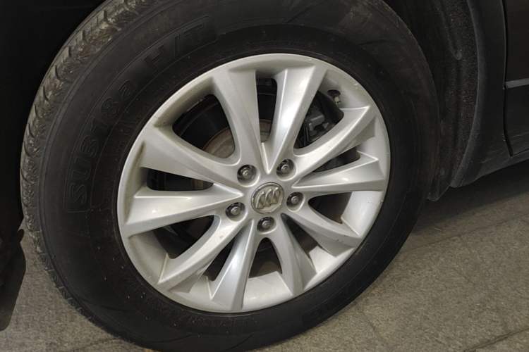 Used Buick Envision 2017 28T Four-Wheel Drive Elite Model Right Rear Wheel Hub