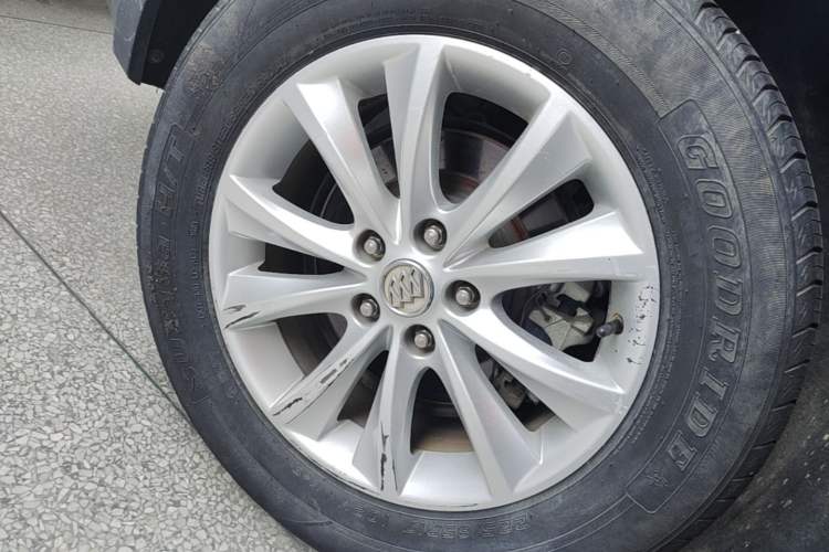 Used Buick Envision 2017 28T Four-Wheel Drive Elite Model Right Rear Wheel Hub