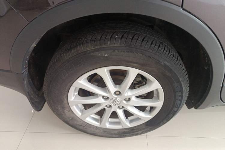 Used Buick Envision 2017 20T Two-Wheel Drive Elite Version Right Rear Wheel Hub