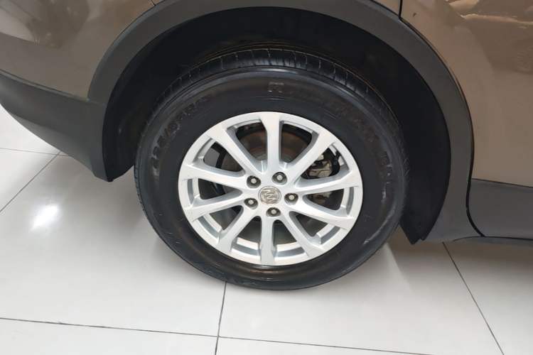 Used Buick Envision 2017 20T Two-Wheel Drive Elite Version Right Rear Wheel Hub