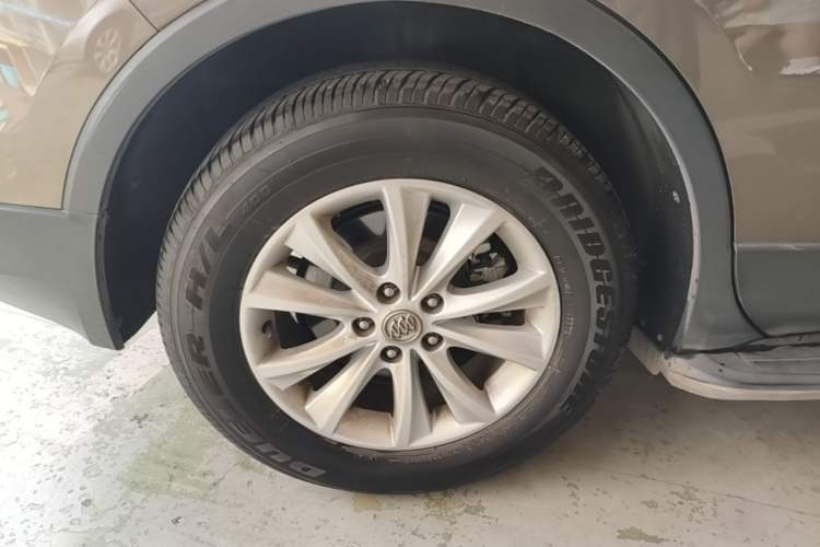 Used Buick Envision 2017 28T Four-Wheel Drive Elite Model Right Rear Wheel Hub