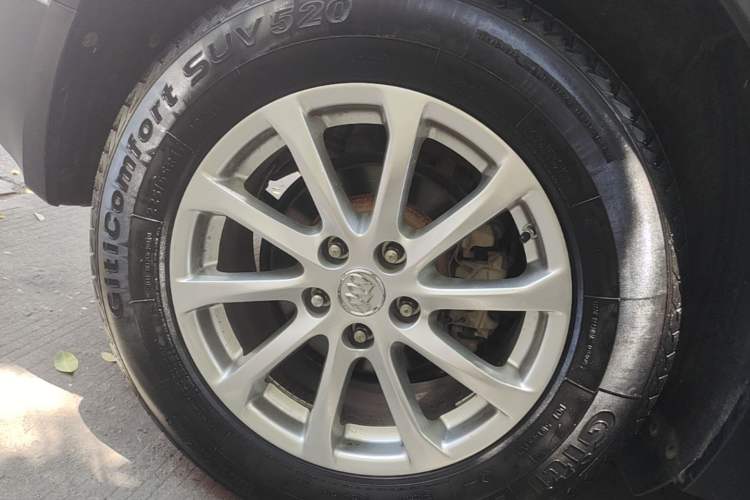 Used Buick Envision 2017 20T Two-Wheel Drive Leading Version Right Rear Wheel Hub