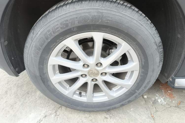 Used Buick Envision 2017 20T Two-Wheel Drive Leading Version Right Rear Wheel Hub