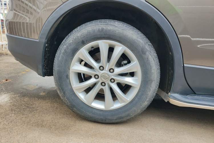 Used Buick Envision 2017 28T Four-Wheel Drive Elite Model Right Rear Wheel Hub