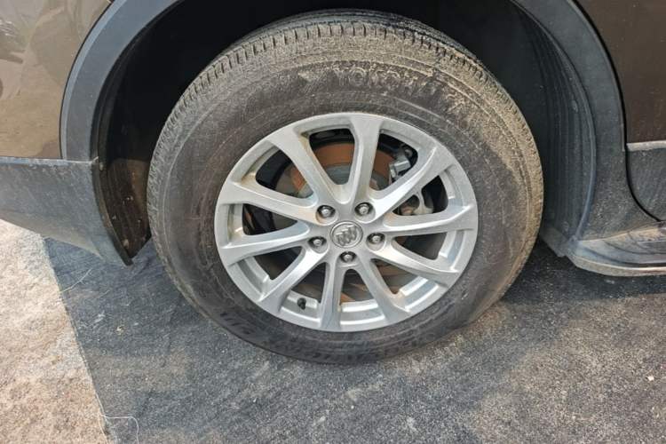 Used Buick Envision 2017 20T Two-Wheel Drive Elite Version Right Rear Wheel Hub