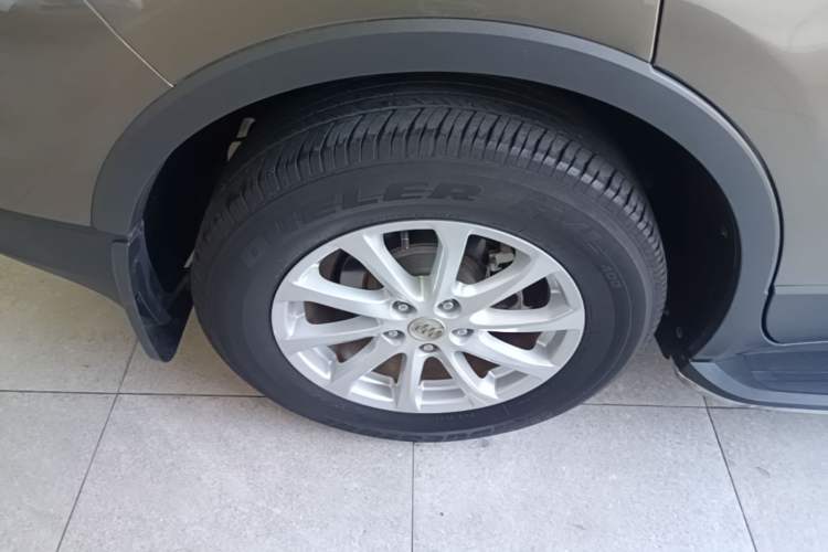 Used Buick Envision 2017 20T Two-Wheel Drive Elite Version Right Rear Wheel Hub