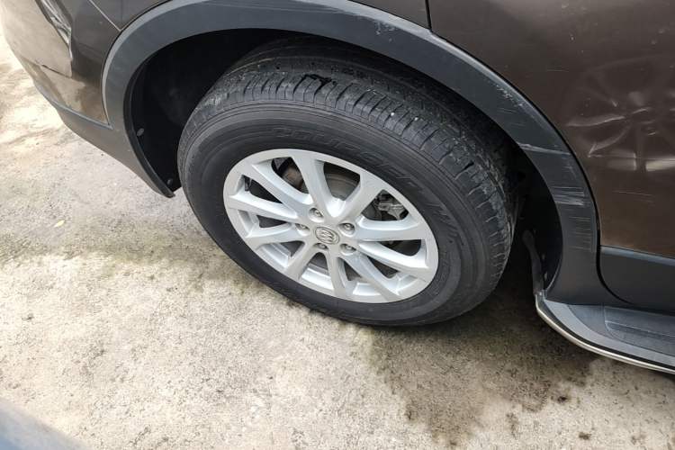 Used Buick Envision 2017 20T Two-Wheel Drive Elite Version Right Rear Wheel Hub