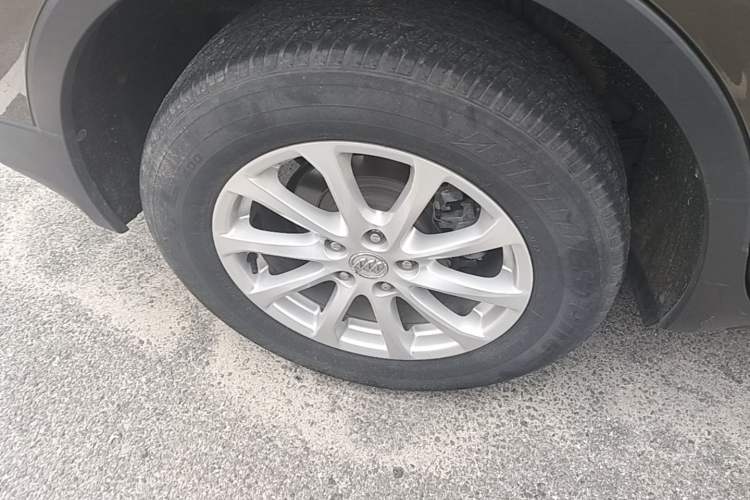 Used Buick Envision 2017 20T Two-Wheel Drive Leading Version Right Rear Wheel Hub
