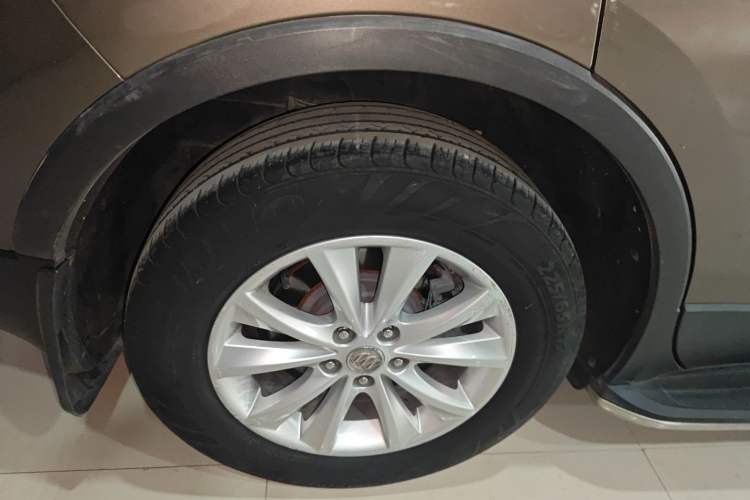 Used Buick Envision 2017 28T Four-Wheel Drive Elite Model Right Rear Wheel Hub