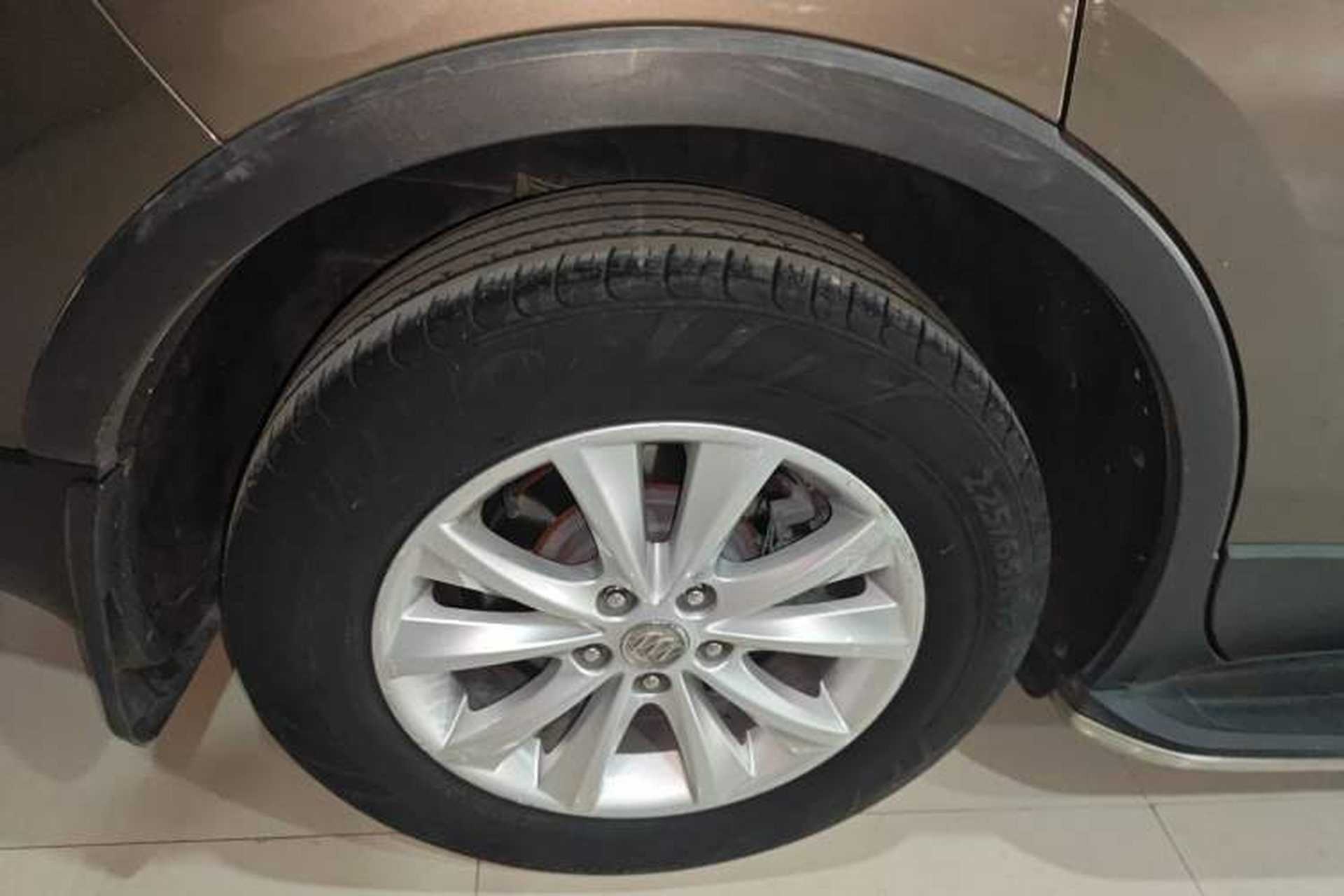 Used Buick Envision 2017 28T Four-Wheel Drive Elite Model Right Rear Wheel Hub