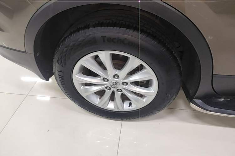 Used Buick Envision 2017 28T Four-Wheel Drive Elite Model Right Rear Wheel Hub