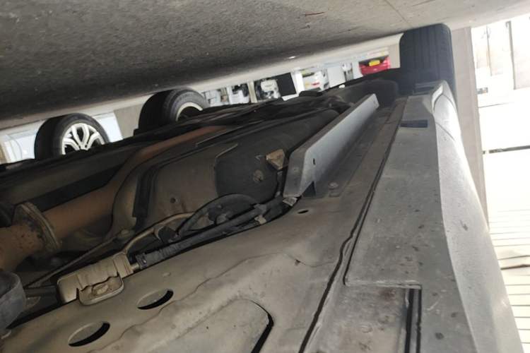 Used Buick Envision 2017 28T Four-Wheel Drive Elite Model Right Side Sill