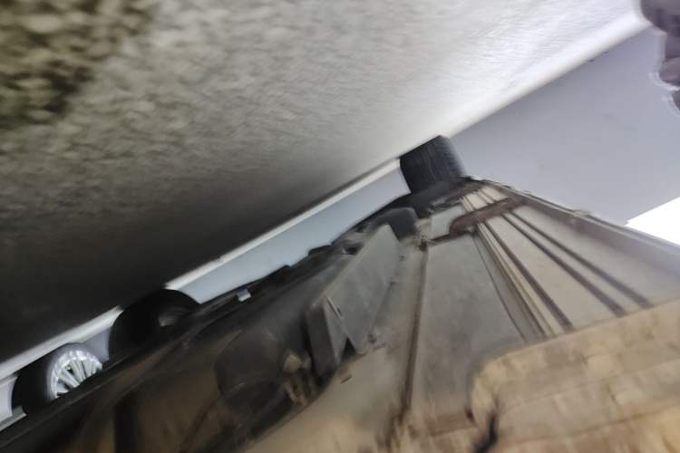 Used Buick Envision 2017 28T Four-Wheel Drive Elite Model Right Side Sill