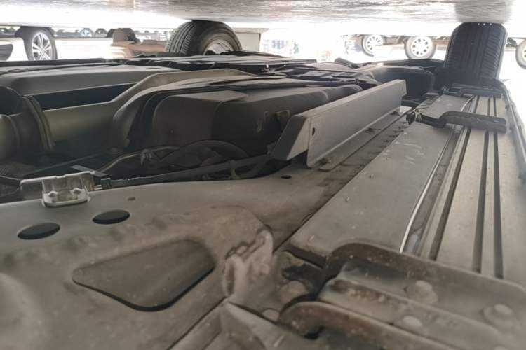 Used Buick Envision 2017 28T Four-Wheel Drive Elite Model Right Side Sill