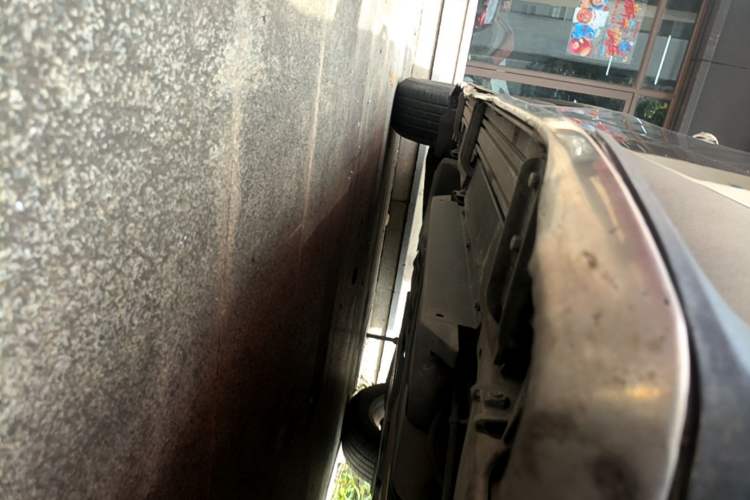 Used Buick Envision 2017 20T Two-Wheel Drive Elite Version Right Side Sill
