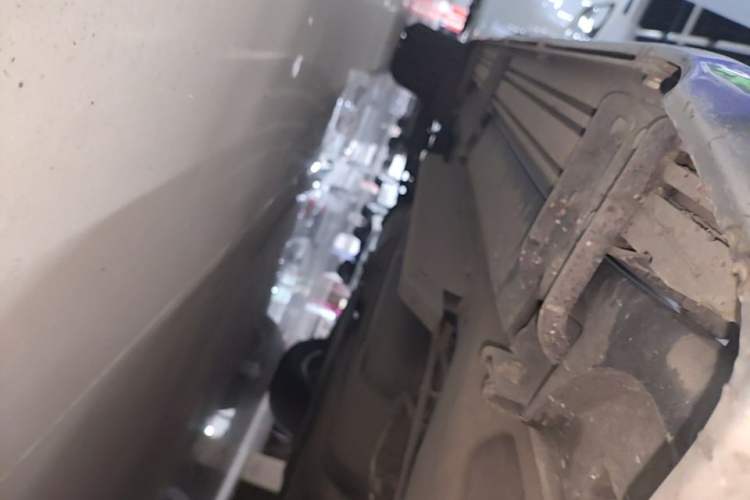 Used Buick Envision 2017 28T Four-Wheel Drive Elite Model Right Side Sill