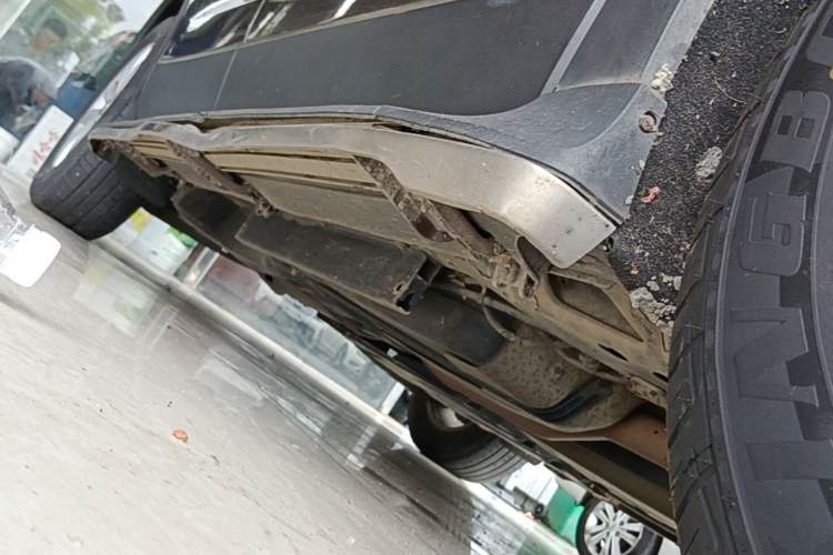 Used Buick Envision 2017 28T Four-Wheel Drive Elite Model Right Side Sill