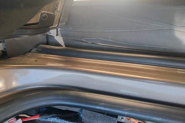 Used Buick Envision 2017 20T Two-Wheel Drive Luxury Model Right Side Sill