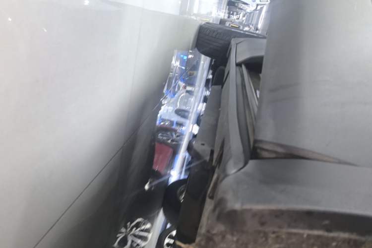 Used Buick Envision 2017 20T Two-Wheel Drive Elite Version Right Side Sill