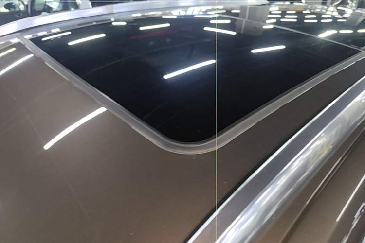 Used Buick Envision 2017 28T Four-Wheel Drive Elite Model Roof