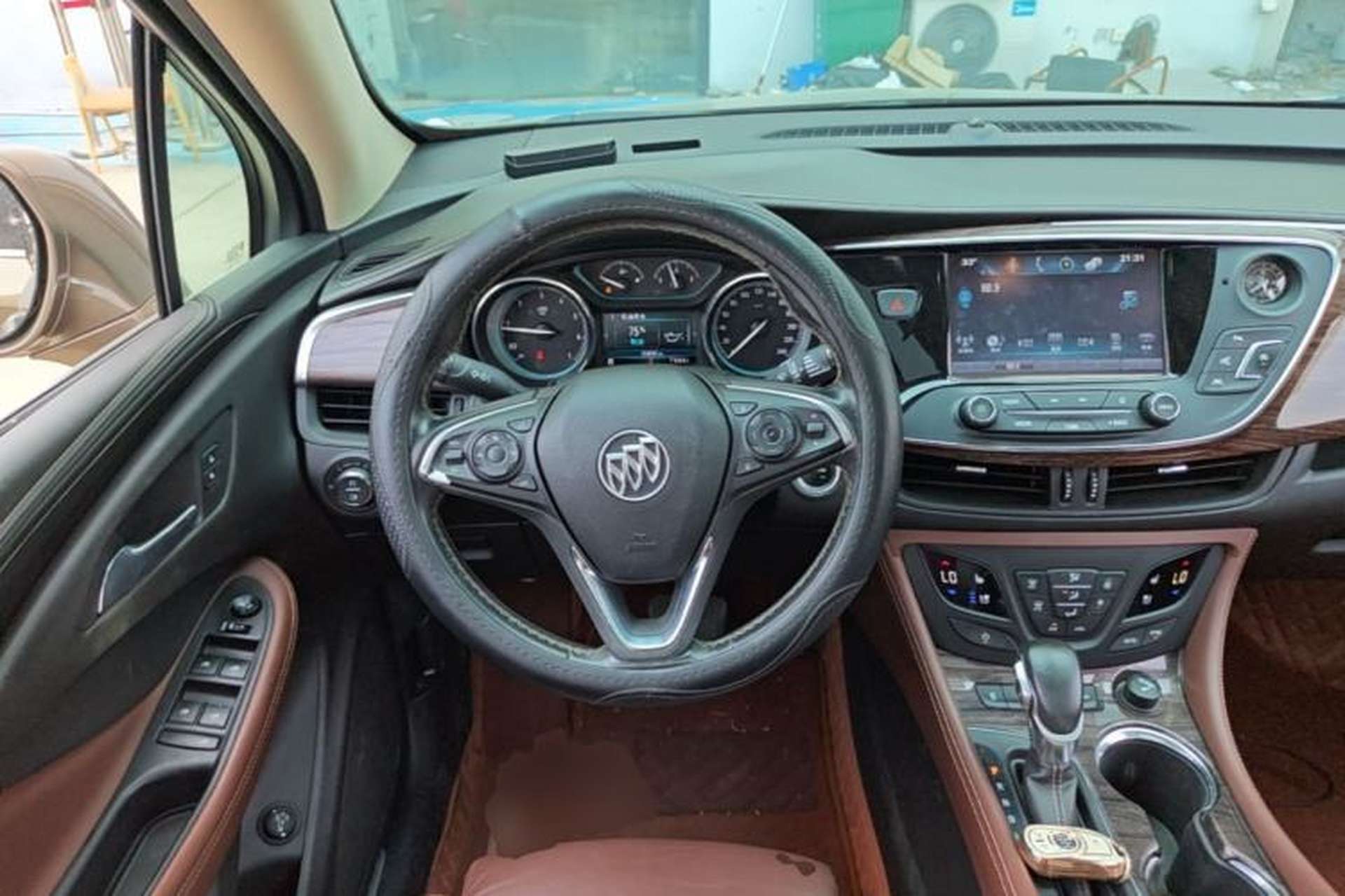 Used Buick Envision 2017 28T Four-Wheel Drive Luxury Model Steering Wheel