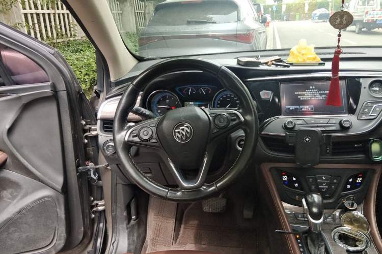Used Buick Envision 2017 28T Four-Wheel Drive Luxury Model Steering Wheel