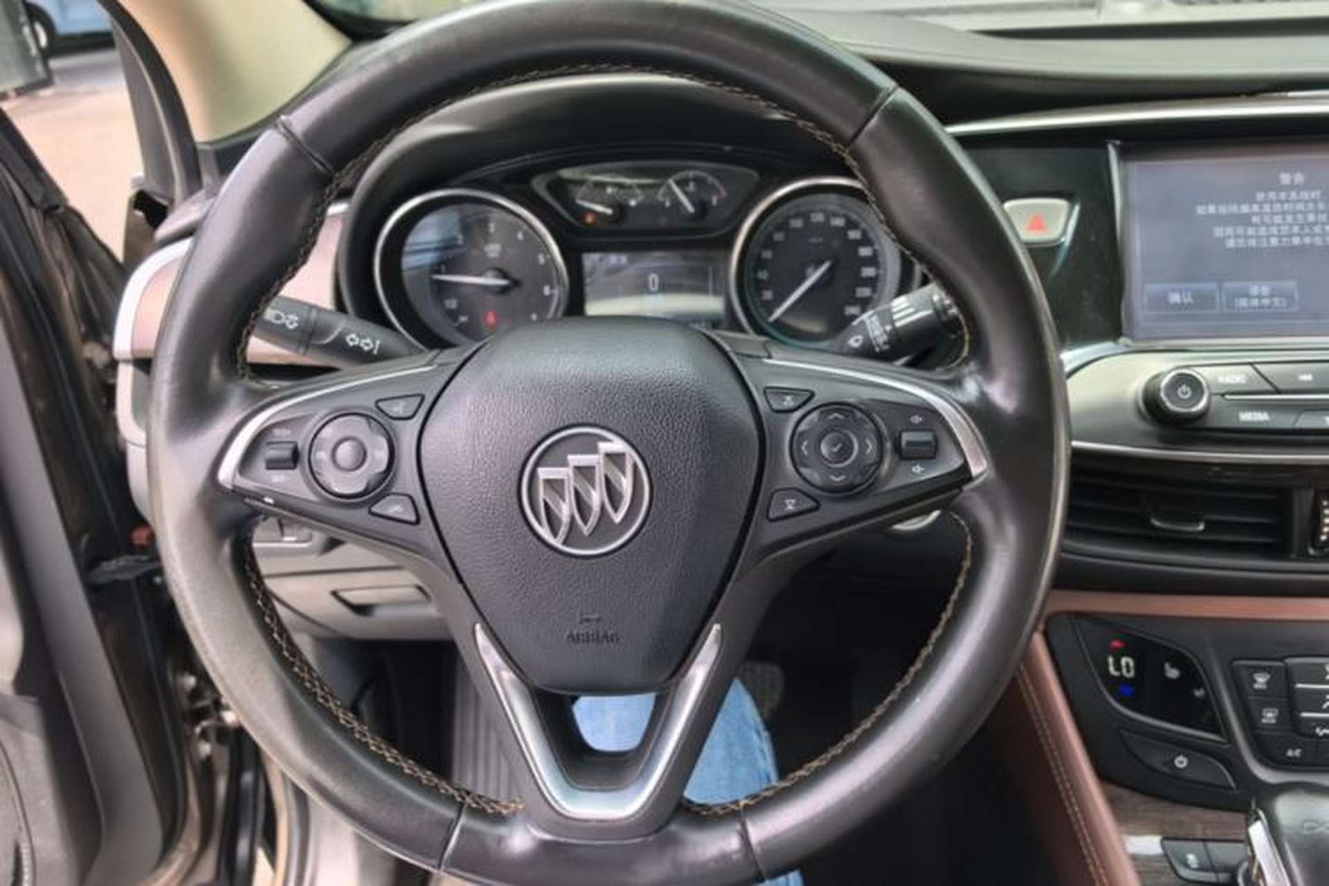 Used Buick Envision 2017 20T Two-Wheel Drive Luxury Model Steering Wheel