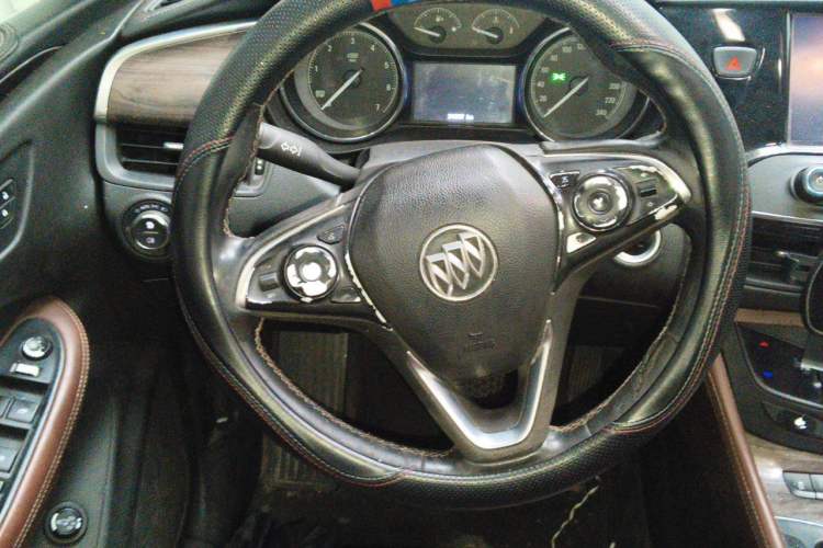 Used Buick Envision 2017 20T Two-Wheel Drive Elite Version Steering Wheel