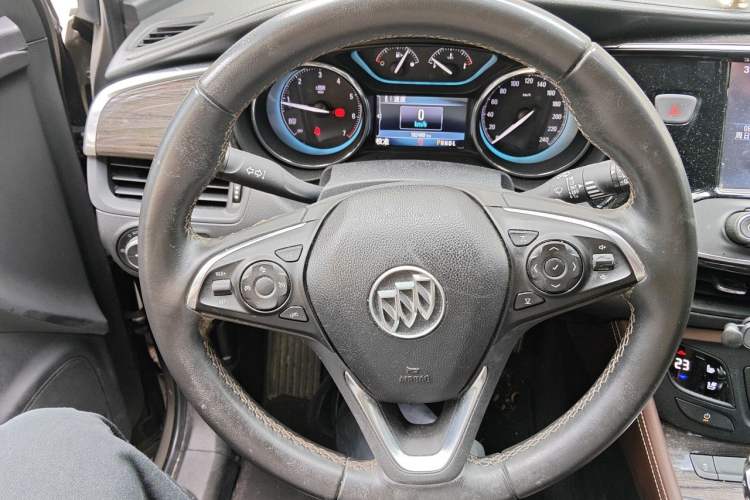 Used Buick Envision 2017 28T Four-Wheel Drive Luxury Model Steering Wheel