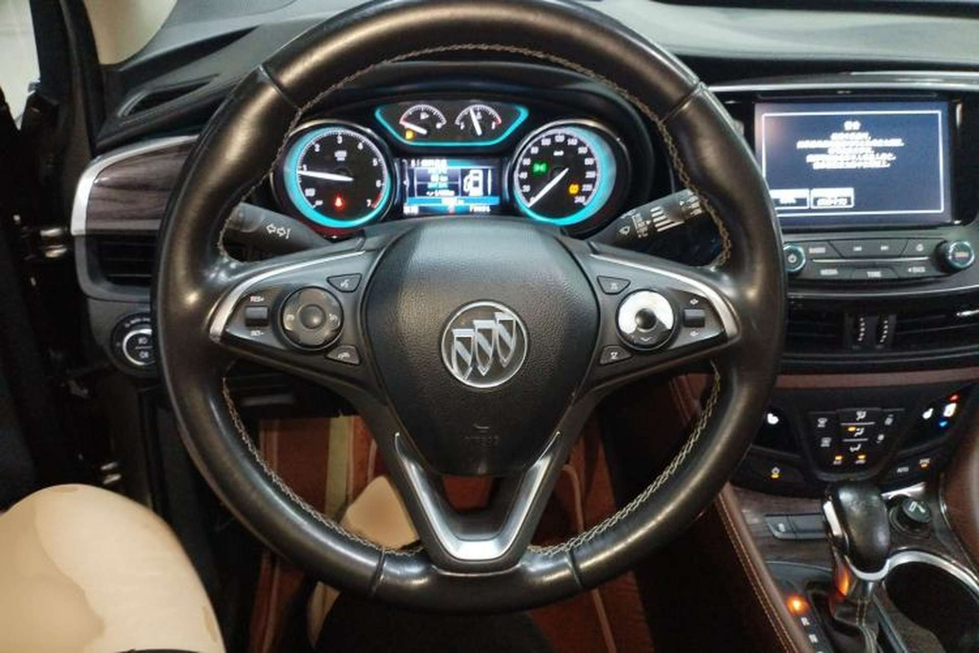 Used Buick Envision 2017 20T Two-Wheel Drive Luxury Model Steering Wheel
