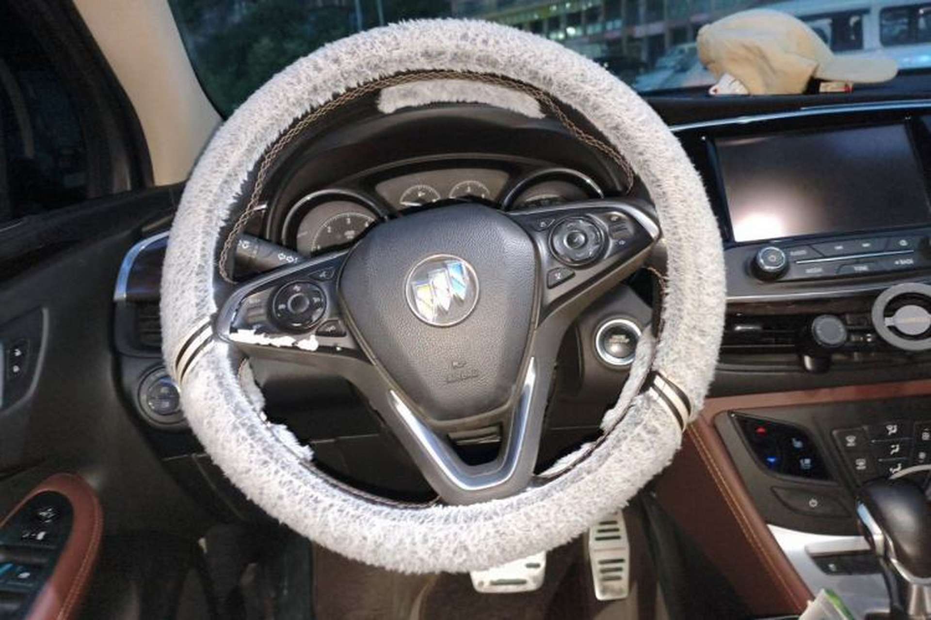 Used Buick Envision 2017 28T Four-Wheel Drive Luxury Model Steering Wheel
