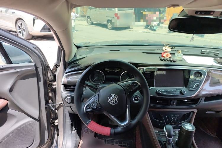 Used Buick Envision 2017 28T Four-Wheel Drive Luxury Model Steering Wheel