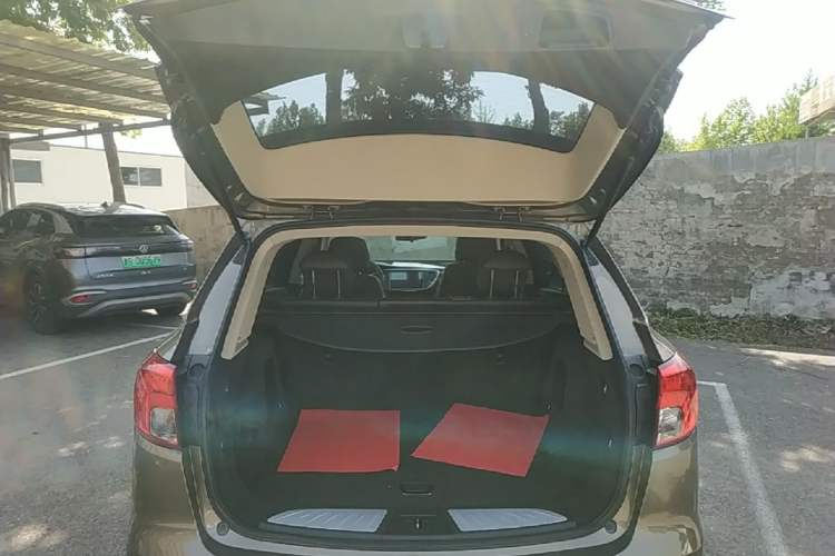 Used Buick Envision 2017 20T Two-Wheel Drive Leading Version Trunk