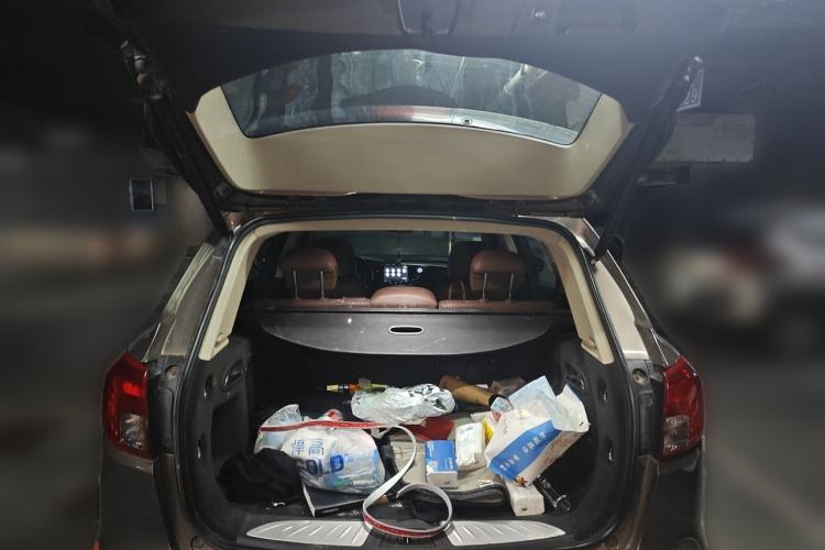 Used Buick Envision 2017 20T Two-Wheel Drive Luxury Model Trunk