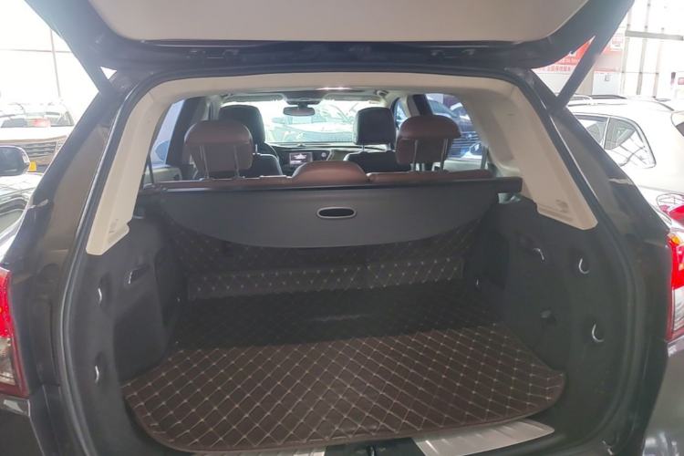 Used Buick Envision 2017 28T Four-Wheel Drive Elite Model Trunk