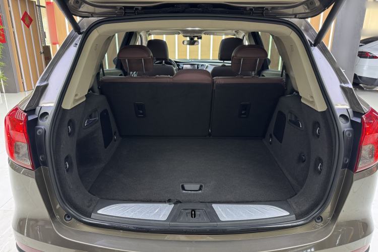 Used Buick Envision 2017 28T Four-Wheel Drive Elite Model Trunk