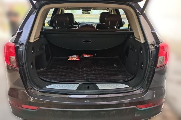 Used Buick Envision 2017 28T Four-Wheel Drive Elite Model Trunk