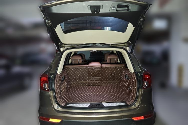 Used Buick Envision 2017 28T Four-Wheel Drive Elite Model Trunk