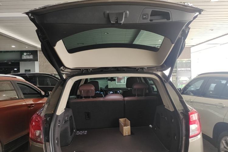 Used Buick Envision 2017 28T Four-Wheel Drive Elite Model Trunk